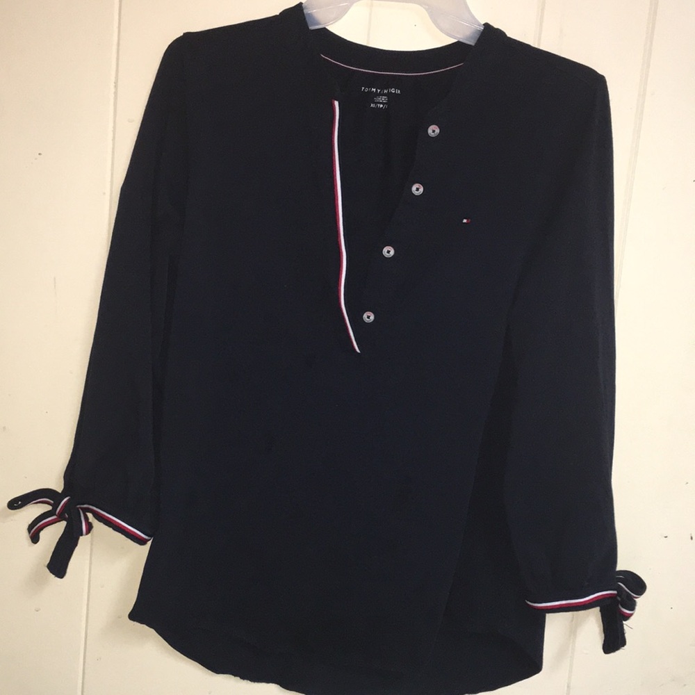 Ladies XS/TP/XP Tommy Hilfiger Top! Adorable 😍